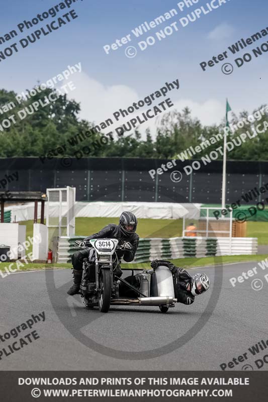 Vintage motorcycle club;eventdigitalimages;mallory park;mallory park trackday photographs;no limits trackdays;peter wileman photography;trackday digital images;trackday photos;vmcc festival 1000 bikes photographs